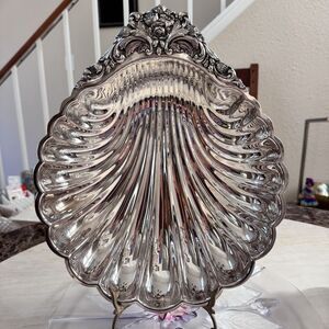 Vintage LUNT Eloquence Shell Bowl 13 1/4”x11” A-21 Silverplate Hollowware Ornate